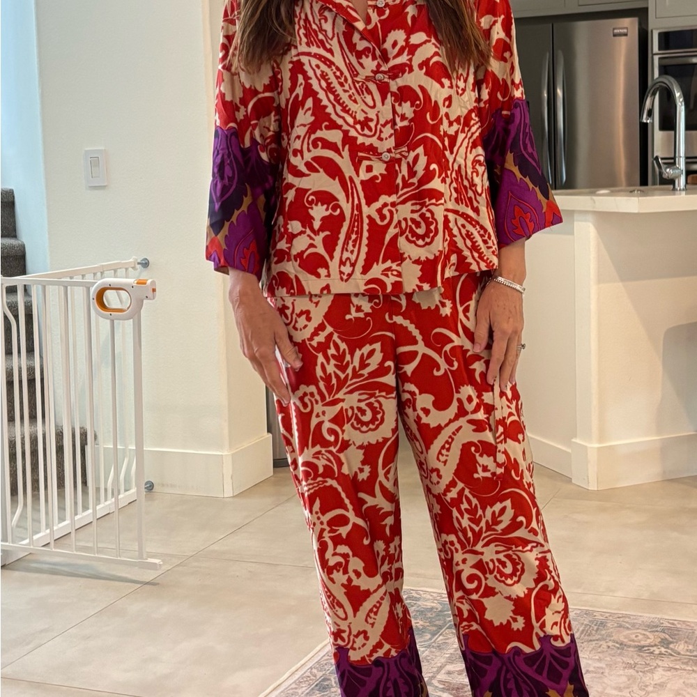 Natori Red and Purple Paisley lounge set